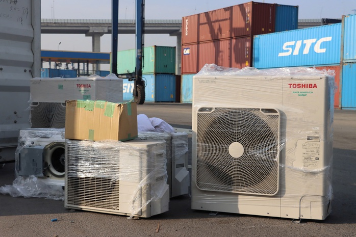 Phát hiện hàng cấm trong container nhập khẩu về cảng Hải Phòng- Ảnh 2. Phát hiện hàng cấm trong container nhập khẩu về cảng Hải Phòng- Ảnh 2.