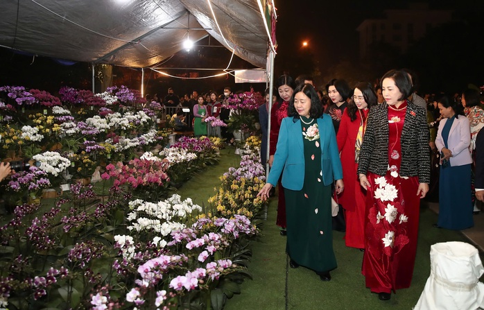 Rực rỡ Festival hoa Mê Linh - lễ hội hoa lớn nhất miền Bắc- Ảnh 1. Rực rỡ Festival hoa Mê Linh - lễ hội hoa lớn nhất miền Bắc- Ảnh 1.