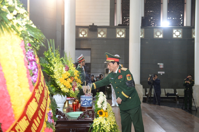 Lãnh đạo Đảng, Nhà nước viếng Đại tướng Nguyễn Quyết- Ảnh 12. Lãnh đạo Đảng, Nhà nước viếng Đại tướng Nguyễn Quyết- Ảnh 12.