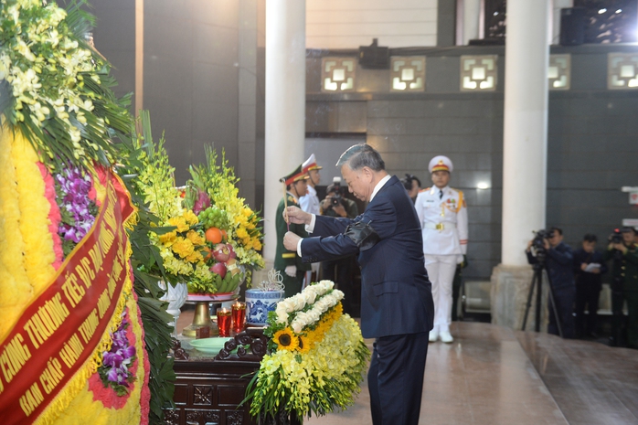 Lãnh đạo Đảng, Nhà nước viếng Đại tướng Nguyễn Quyết- Ảnh 3. Lãnh đạo Đảng, Nhà nước viếng Đại tướng Nguyễn Quyết- Ảnh 3.