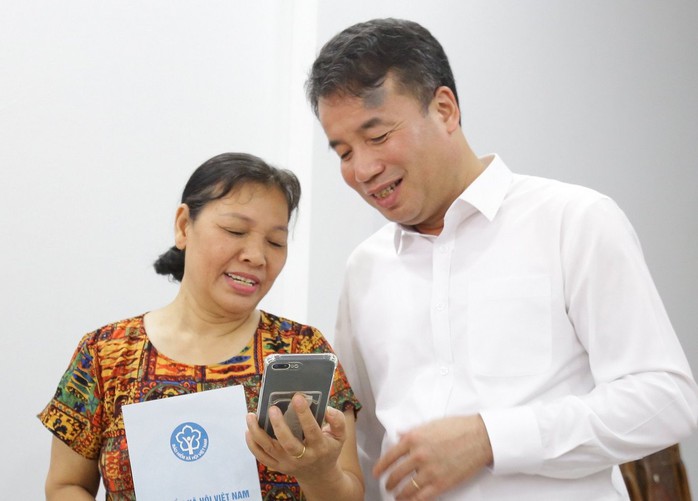 2,5 triệu người nhận lương hưu, trợ cấp qua tài khoản- Ảnh 1. 2,5 triệu người nhận lương hưu, trợ cấp qua tài khoản- Ảnh 1.