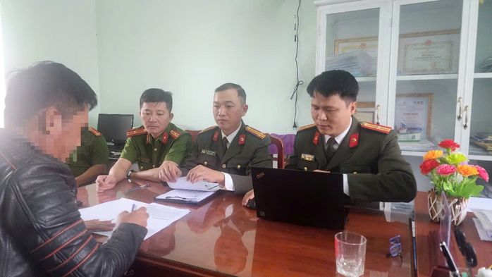 Chủ trang Facebook SOS Quảng Nam bị công an mời làm việc- Ảnh 1. Chủ trang Facebook SOS Quảng Nam bị công an mời làm việc- Ảnh 1.