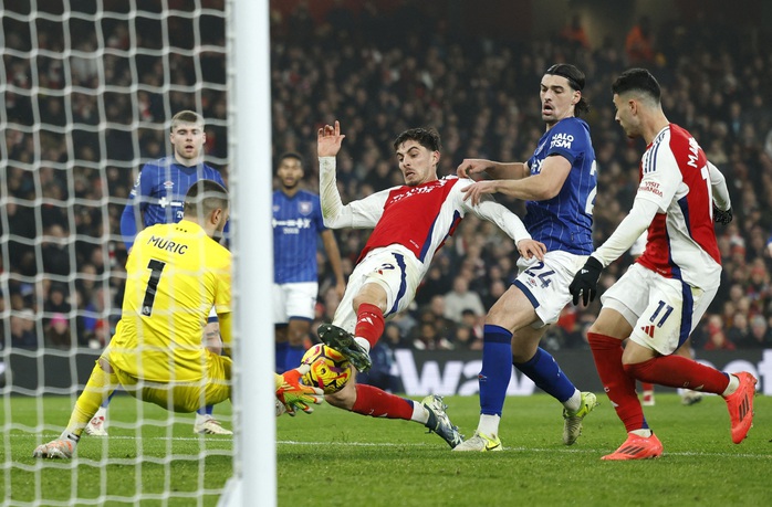 Thắng nhẹ nhàng Ipswich Town, Arsenal trở lại ngôi nhì bảng Ngoại hạng- Ảnh 3. Thắng nhẹ nhàng Ipswich Town, Arsenal trở lại ngôi nhì bảng Ngoại hạng- Ảnh 3.