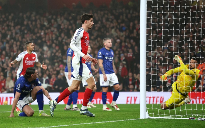 Thắng nhẹ nhàng Ipswich Town, Arsenal trở lại ngôi nhì bảng Ngoại hạng- Ảnh 2. Thắng nhẹ nhàng Ipswich Town, Arsenal trở lại ngôi nhì bảng Ngoại hạng- Ảnh 2.