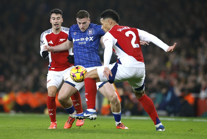 Thắng nhẹ nhàng Ipswich Town, Arsenal trở lại ngôi nhì bảng Ngoại hạng- Ảnh 1. Thắng nhẹ nhàng Ipswich Town, Arsenal trở lại ngôi nhì bảng Ngoại hạng- Ảnh 1.