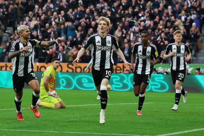 Một vòng đấu kỳ lạ ở Anh, chỉ còn Arsenal đủ sức cản Liverpool...- Ảnh 6. Một vòng đấu kỳ lạ ở Anh, chỉ còn Arsenal đủ sức cản Liverpool...- Ảnh 6.