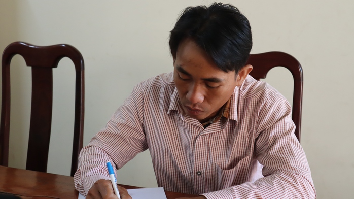 Khởi tố người đàn ông hành hung tài xế, gây xôn xao mạng xã hội- Ảnh 1. Khởi tố người đàn ông hành hung tài xế, gây xôn xao mạng xã hội- Ảnh 1.