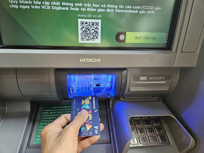Cuối năm, coi chừng thủ đoạn đánh cắp thông tin thẻ khi rút tiền ở máy ATM- Ảnh 1. Cuối năm, coi chừng thủ đoạn đánh cắp thông tin thẻ khi rút tiền ở máy ATM- Ảnh 1.