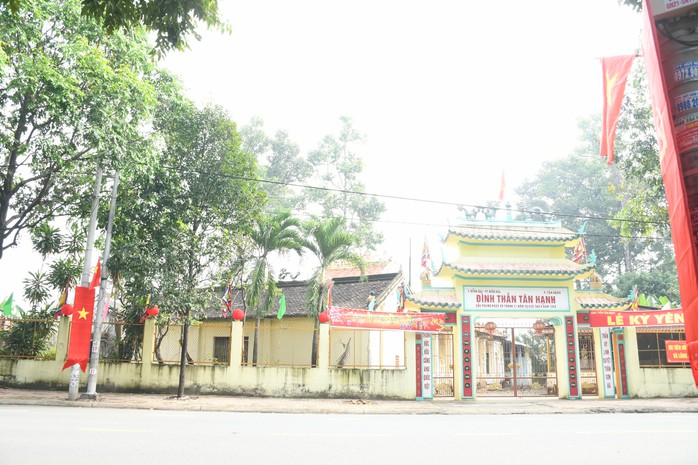 Khánh thành "Đường cờ Tổ quốc", trao học bổng cho học sinh nghèo tại Đồng Nai- Ảnh 14. Khánh thành "Đường cờ Tổ quốc", trao học bổng cho học sinh nghèo tại Đồng Nai- Ảnh 14.