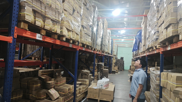 Start-up 3 năm không lương, sống tại kho hàng- Ảnh 1. Start-up 3 năm không lương, sống tại kho hàng- Ảnh 1.