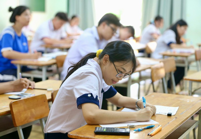 Chọn môn thi để không rớt tốt nghiệp THPT- Ảnh 1. Chọn môn thi để không rớt tốt nghiệp THPT- Ảnh 1.