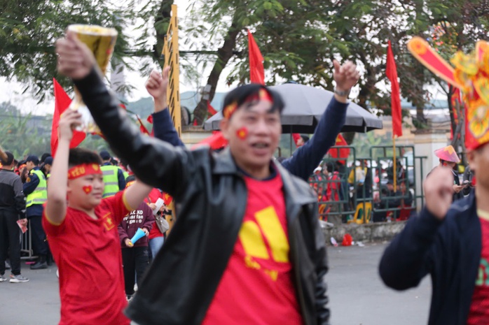 Tuyển Việt Nam thắng đẹp Singapore, vào chung kết ASEAN Cup 2024- Ảnh 8. Tuyển Việt Nam thắng đẹp Singapore, vào chung kết ASEAN Cup 2024- Ảnh 8.