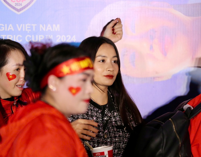 "Hot girl" tuyển nữ Việt Nam háo hức chờ Xuân Son và đồng đội đấu Singapore- Ảnh 3. "Hot girl" tuyển nữ Việt Nam háo hức chờ Xuân Son và đồng đội đấu Singapore- Ảnh 3.