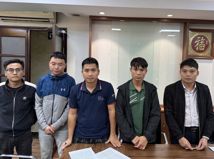 Tạm giữ hình sự người trả 30 tỉ đồng/m2 đất đấu giá cùng 4 đồng phạm- Ảnh 1. Tạm giữ hình sự người trả 30 tỉ đồng/m2 đất đấu giá cùng 4 đồng phạm- Ảnh 1.