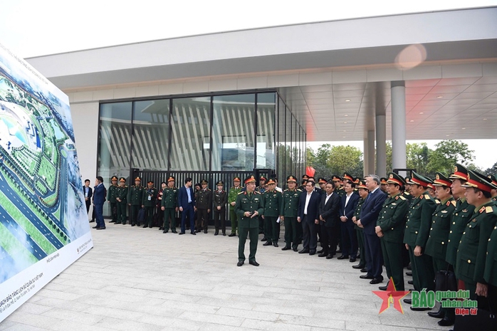 Tổng Bí thư Tô Lâm: Bảo tàng Lịch sử Quân sự Việt Nam là địa chỉ đỏ để học tập- Ảnh 2. Tổng Bí thư Tô Lâm: Bảo tàng Lịch sử Quân sự Việt Nam là địa chỉ đỏ để học tập- Ảnh 2.