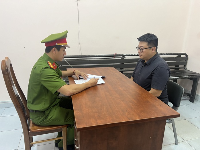 Công an TP HCM bắt Nguyễn Nhật Tùng và Nguyễn Gia Lộc - Ảnh 2. Công an TP HCM bắt Nguyễn Nhật Tùng và Nguyễn Gia Lộc - Ảnh 2.