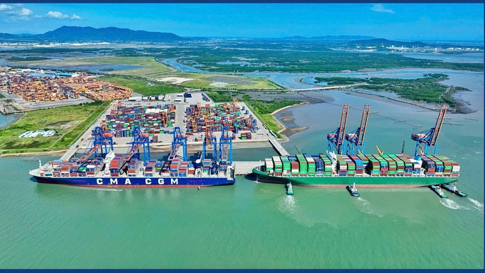 Bà Rịa - Vũng Tàu tăng trưởng kinh tế đạt 2 con số, cao nhất trong 10 năm qua- Ảnh 2. Bà Rịa - Vũng Tàu tăng trưởng kinh tế đạt 2 con số, cao nhất trong 10 năm qua- Ảnh 2.
