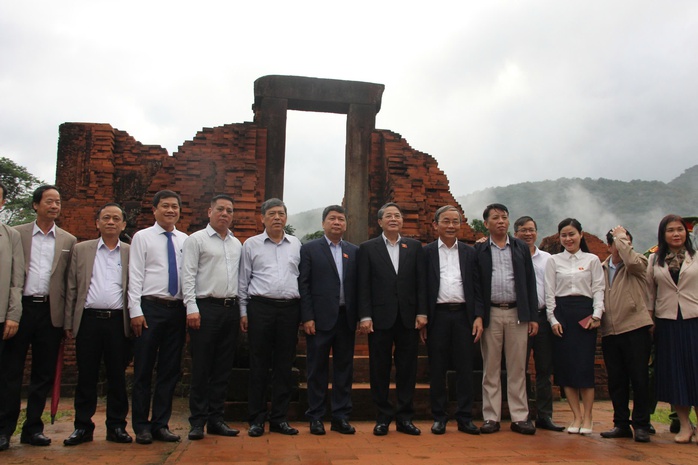 Phó Chủ tịch Quốc hội Nguyễn Đức Hải khảo sát Khu di tích Mỹ Sơn- Ảnh 2. Phó Chủ tịch Quốc hội Nguyễn Đức Hải khảo sát Khu di tích Mỹ Sơn- Ảnh 2.