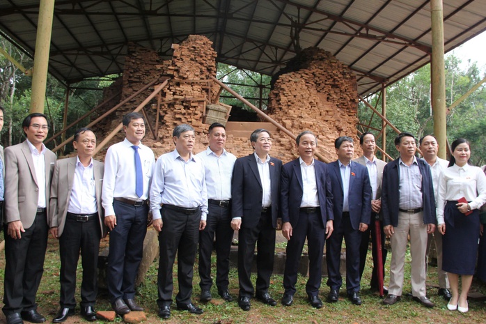 Phó Chủ tịch Quốc hội Nguyễn Đức Hải khảo sát Khu di tích Mỹ Sơn- Ảnh 3. Phó Chủ tịch Quốc hội Nguyễn Đức Hải khảo sát Khu di tích Mỹ Sơn- Ảnh 3.