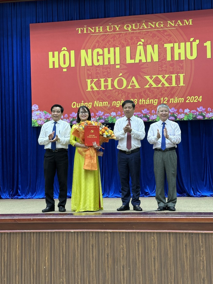 Công bố quyết định của Ban Bí thư tại Quảng Nam- Ảnh 1. Công bố quyết định của Ban Bí thư tại Quảng Nam- Ảnh 1.