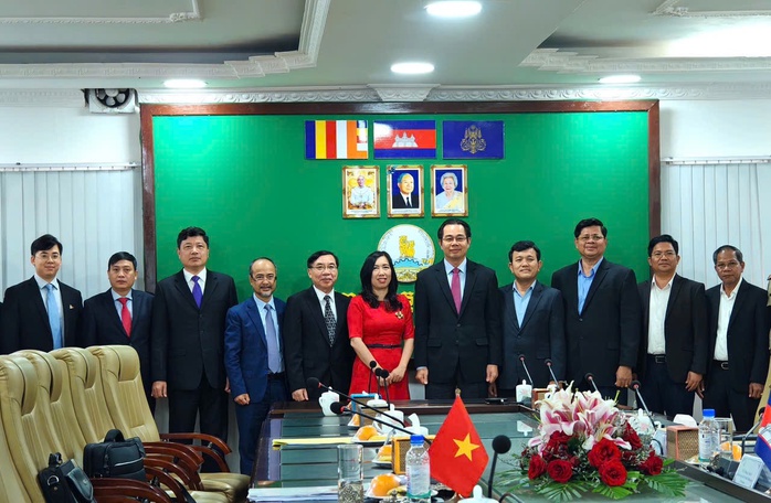 Tỉnh Preah Sihanouk tạo điều kiện để người gốc Việt cư trú hợp pháp- Ảnh 1. Tỉnh Preah Sihanouk tạo điều kiện để người gốc Việt cư trú hợp pháp- Ảnh 1.