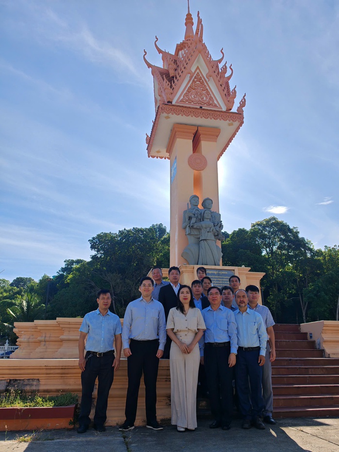 Tỉnh Preah Sihanouk tạo điều kiện để người gốc Việt cư trú hợp pháp- Ảnh 4. Tỉnh Preah Sihanouk tạo điều kiện để người gốc Việt cư trú hợp pháp- Ảnh 4.