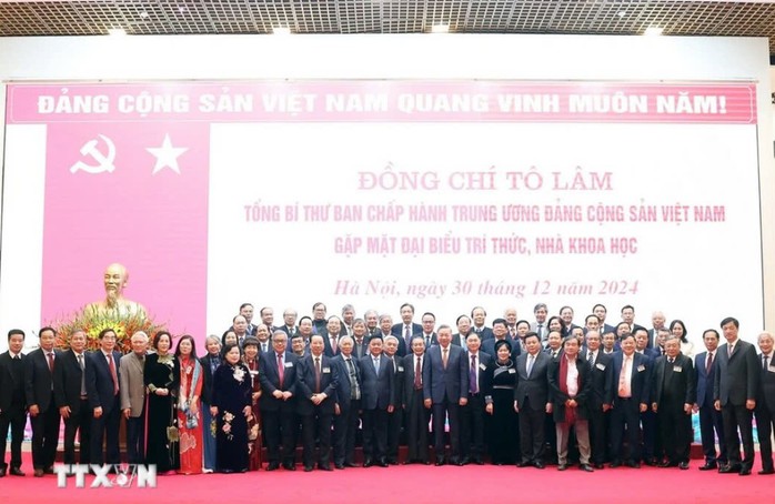 Toàn văn phát biểu của Tổng Bí thư Tô Lâm tại buổi gặp mặt đại biểu trí thức, nhà khoa học- Ảnh 3. Toàn văn phát biểu của Tổng Bí thư Tô Lâm tại buổi gặp mặt đại biểu trí thức, nhà khoa học- Ảnh 3.
