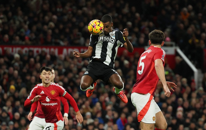 Man United thua sốc Newcastle, đối mặt thảm họa trăm năm- Ảnh 1. Man United thua sốc Newcastle, đối mặt thảm họa trăm năm- Ảnh 1.