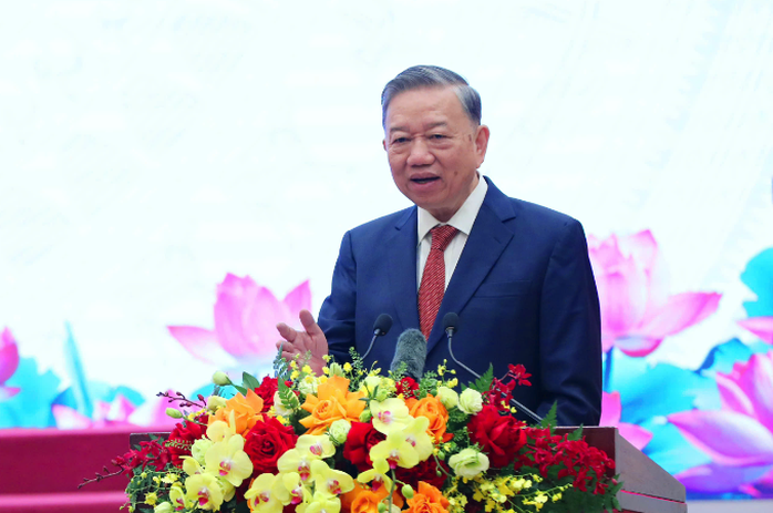 Tổng Bí thư Tô Lâm gặp mặt các văn nghệ sĩ- Ảnh 2. Tổng Bí thư Tô Lâm gặp mặt các văn nghệ sĩ- Ảnh 2.