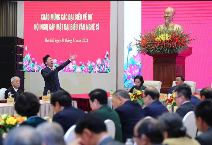Tổng Bí thư Tô Lâm gặp mặt các văn nghệ sĩ- Ảnh 3. Tổng Bí thư Tô Lâm gặp mặt các văn nghệ sĩ- Ảnh 3.