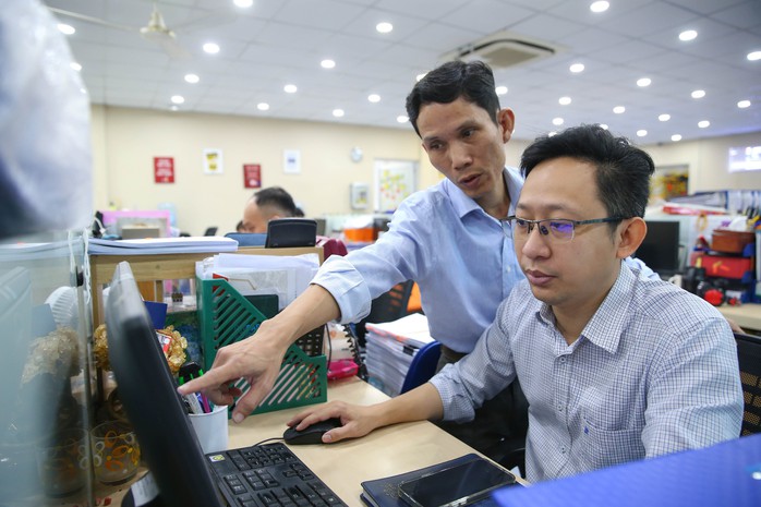 Trung tâm Chuyển đổi số TP HCM tiếp tục đẩy mạnh các dịch vụ hành chính công trực tuyến để phục vụ tốt hơn cho người dân, doanh nghiệpẢnh: HOÀNG TRIỀU Trung tâm Chuyển đổi số TP HCM tiếp tục đẩy mạnh các dịch vụ hành chính công trực tuyến để phục vụ tốt hơn cho người dân, doanh nghiệpẢnh: HOÀNG TRIỀU
