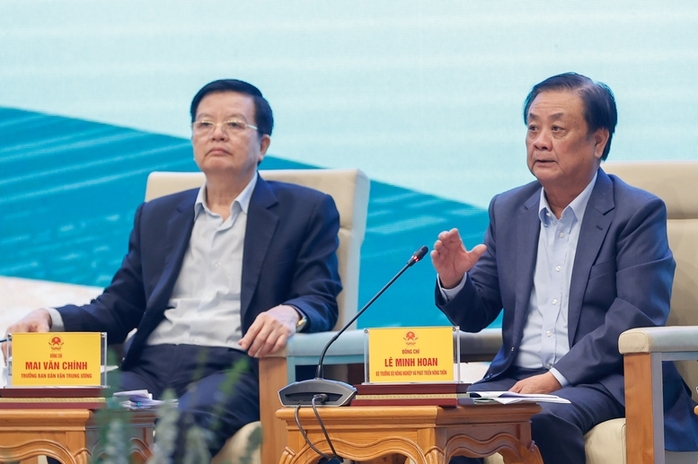 Bộ trưởng NN-PTNT chỉ cách giúp nông dân bán cây đu đủ từ 100 ngàn lên 10 triệu đồng- Ảnh 1. Bộ trưởng NN-PTNT chỉ cách giúp nông dân bán cây đu đủ từ 100 ngàn lên 10 triệu đồng- Ảnh 1.