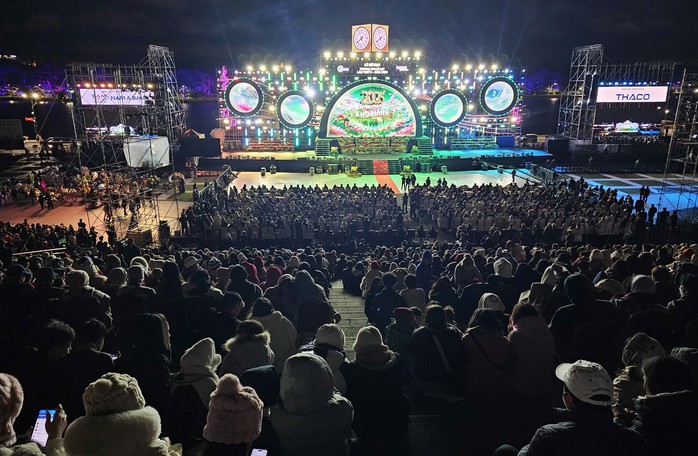 Lâm Đồng bế mạc Festival Hoa Đà Lạt và chào đón năm mới 2025- Ảnh 1. Lâm Đồng bế mạc Festival Hoa Đà Lạt và chào đón năm mới 2025- Ảnh 1.