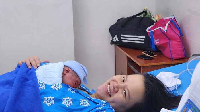 Những công dân đầu tiên chào đời tại TP HCM vào năm 2025- Ảnh 2. Những công dân đầu tiên chào đời tại TP HCM vào năm 2025- Ảnh 2.