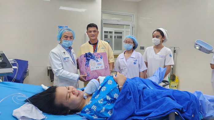 Những công dân đầu tiên chào đời tại TP HCM vào năm 2025- Ảnh 1. Những công dân đầu tiên chào đời tại TP HCM vào năm 2025- Ảnh 1.