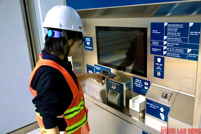 Bên trong ga ngầm Bến Thành lớn nhất tuyến metro số 1 có gì?- Ảnh 4. Bên trong ga ngầm Bến Thành lớn nhất tuyến metro số 1 có gì?- Ảnh 4.