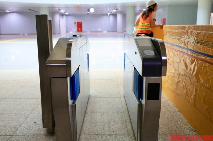 Bên trong ga ngầm Bến Thành lớn nhất tuyến metro số 1 có gì?- Ảnh 8. Bên trong ga ngầm Bến Thành lớn nhất tuyến metro số 1 có gì?- Ảnh 8.