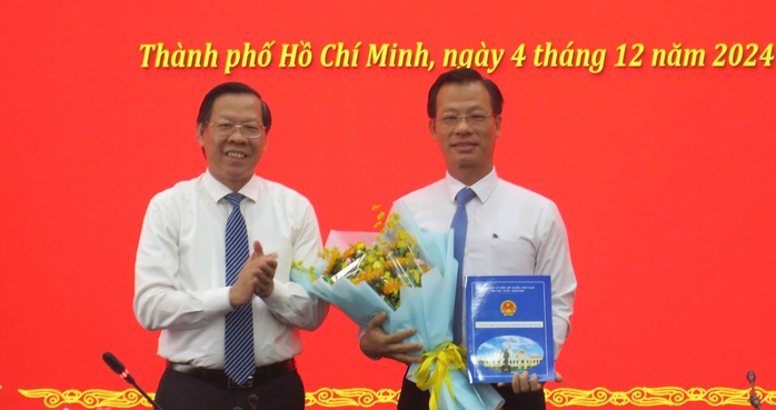 UBND TP HCM trao quyết định bổ nhiệm cán bộ- Ảnh 1. UBND TP HCM trao quyết định bổ nhiệm cán bộ- Ảnh 1.