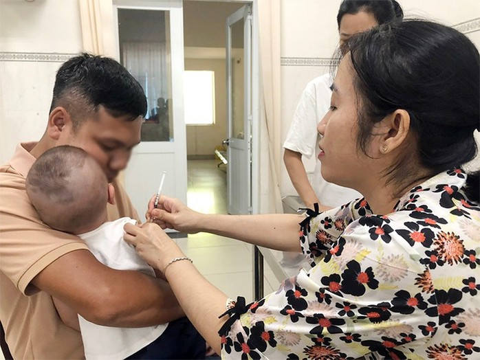 Nhiều trẻ dưới 9 tháng tuổi ở Đồng Nai biến chứng viêm phổi nặng do sởi, gia đình cần lưu ý gì?- Ảnh 1. Nhiều trẻ dưới 9 tháng tuổi ở Đồng Nai biến chứng viêm phổi nặng do sởi, gia đình cần lưu ý gì?- Ảnh 1.