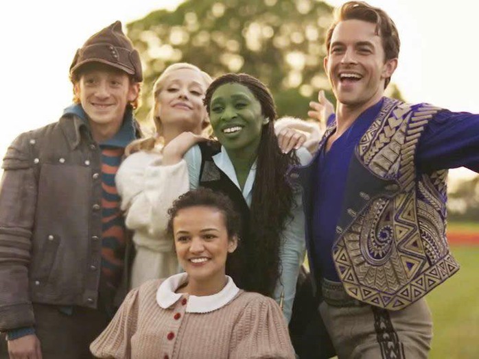 Phim nhạc kịch "Wicked" của Ariana Grande gặp khó ở thị trường Việt- Ảnh 1. Phim nhạc kịch "Wicked" của Ariana Grande gặp khó ở thị trường Việt- Ảnh 1.