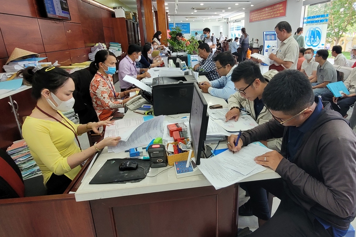 DIỄN ĐÀN: Thời điểm chín muồi để tinh gọn bộ máy (*): Xây dựng bộ máy hành chính chuyên nghiệp- Ảnh 1. DIỄN ĐÀN: Thời điểm chín muồi để tinh gọn bộ máy (*): Xây dựng bộ máy hành chính chuyên nghiệp- Ảnh 1.
