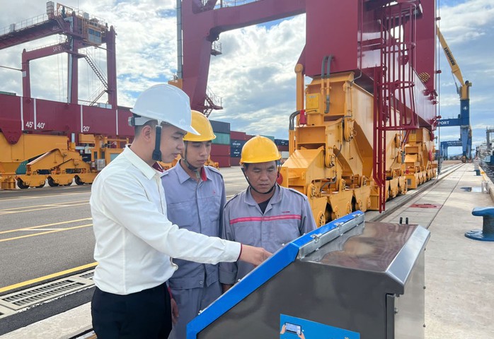Cảng biển ngày càng hiện đại, đòi hỏi nhân lực phải có trình độ và kỹ năng Cảng biển ngày càng hiện đại, đòi hỏi nhân lực phải có trình độ và kỹ năng