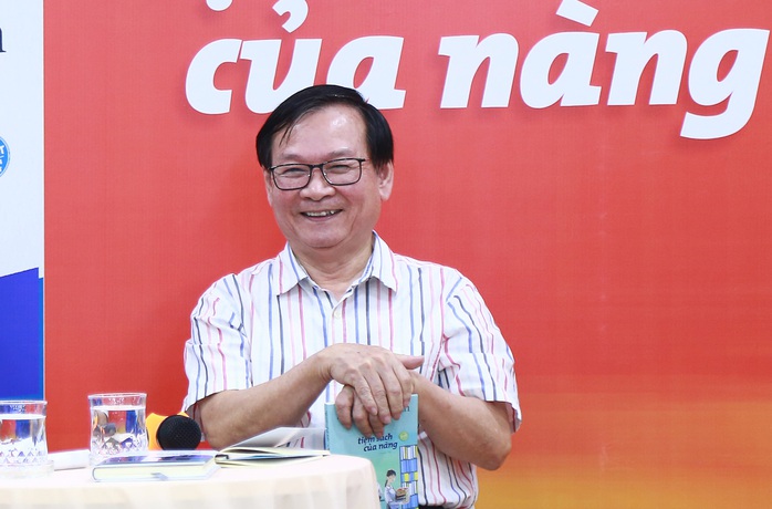 Nhà văn Nguyễn Nhật Ánh thắp lửa yêu thương trong "Tiệm sách của nàng"- Ảnh 4. Nhà văn Nguyễn Nhật Ánh thắp lửa yêu thương trong "Tiệm sách của nàng"- Ảnh 4.