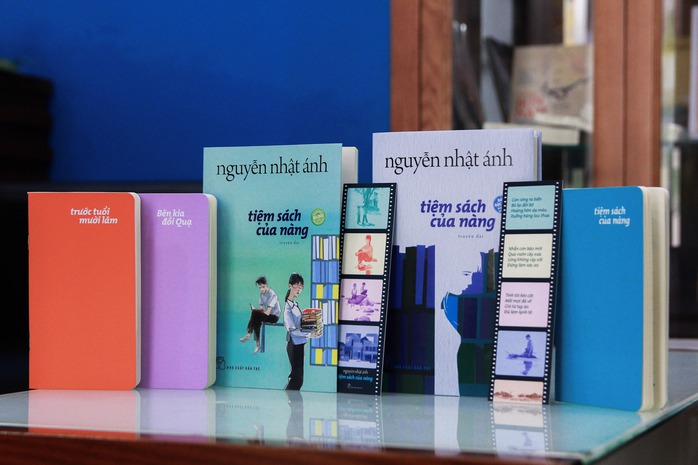 Nhà văn Nguyễn Nhật Ánh thắp lửa yêu thương trong "Tiệm sách của nàng"- Ảnh 2. Nhà văn Nguyễn Nhật Ánh thắp lửa yêu thương trong "Tiệm sách của nàng"- Ảnh 2.