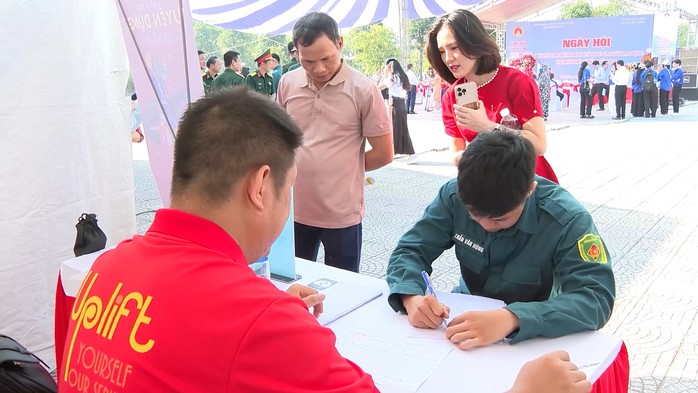 Đà Nẵng: Tăng cường hỗ trợ việc làm cho người lao động- Ảnh 1. Đà Nẵng: Tăng cường hỗ trợ việc làm cho người lao động- Ảnh 1.
