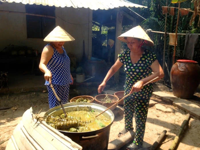 Hot trend "Đám giỗ bên cồn" của Lê Tuấn Khang có gì mà rần rần mạng xã hội?- Ảnh 3. Hot trend "Đám giỗ bên cồn" của Lê Tuấn Khang có gì mà rần rần mạng xã hội?- Ảnh 3.