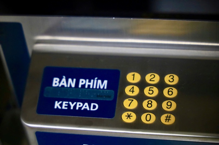 Người khuyết tật đi metro số 1 như thế nào?- Ảnh 1. Người khuyết tật đi metro số 1 như thế nào?- Ảnh 1.