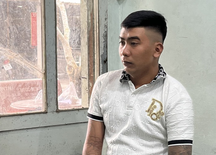 Bắt 2 đối tượng cầm đầu trong vụ dùng súng bắn vào nhà dân- Ảnh 2. Bắt 2 đối tượng cầm đầu trong vụ dùng súng bắn vào nhà dân- Ảnh 2.