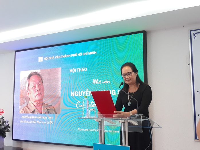 Đầy ắp kỷ niệm về nhà văn Nguyễn Quang Sáng
- Ảnh 1. Đầy ắp kỷ niệm về nhà văn Nguyễn Quang Sáng
- Ảnh 1.