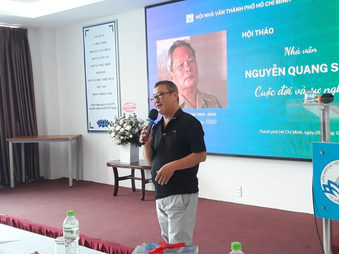 Đầy ắp kỷ niệm về nhà văn Nguyễn Quang Sáng
- Ảnh 3. Đầy ắp kỷ niệm về nhà văn Nguyễn Quang Sáng
- Ảnh 3.